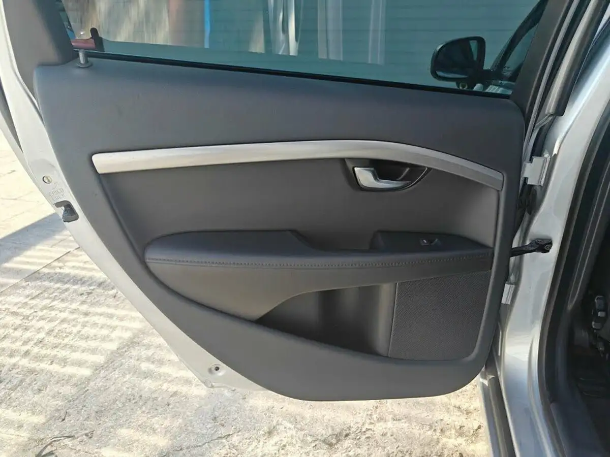 2014-volvo-v70-20td-d4-se-181bhp-nav-1969cc-geartronic-big-42