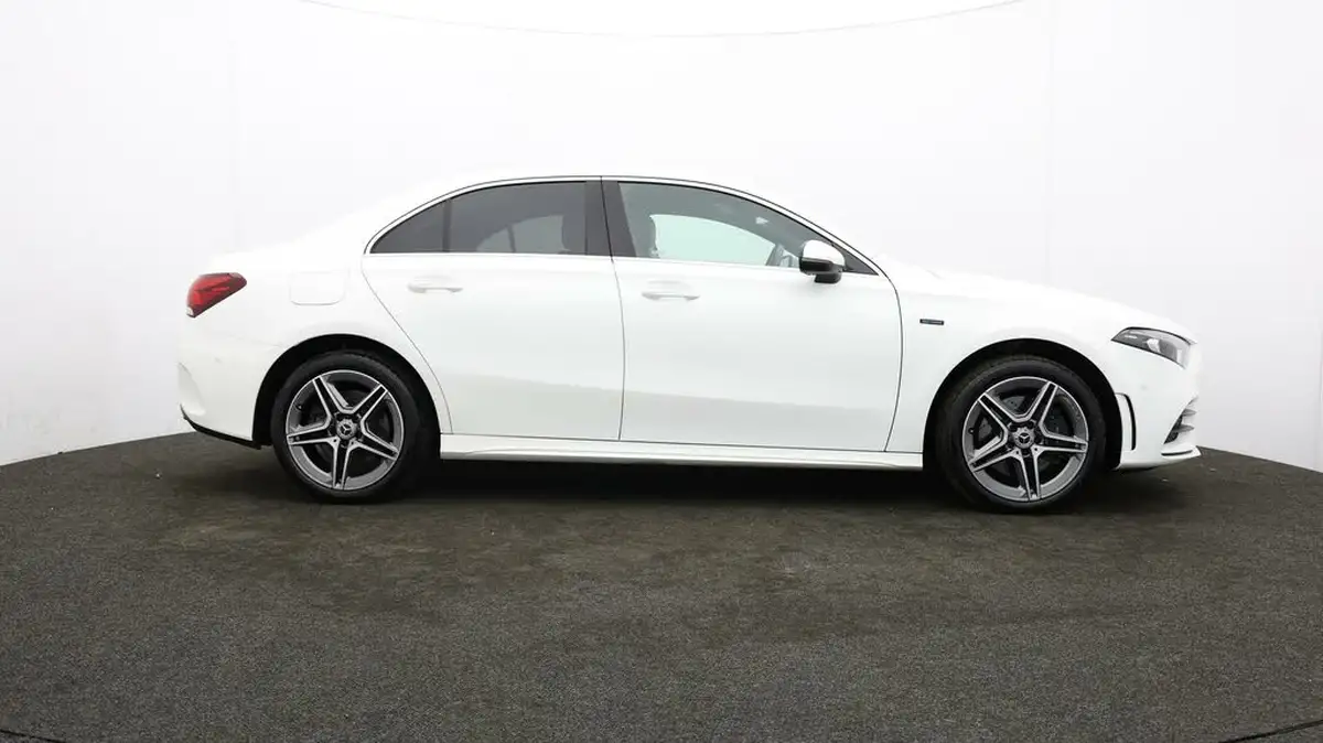 2021-mercedes-benz-a-class-13-a250e-amg-line-premium-saloon-4d-big-31