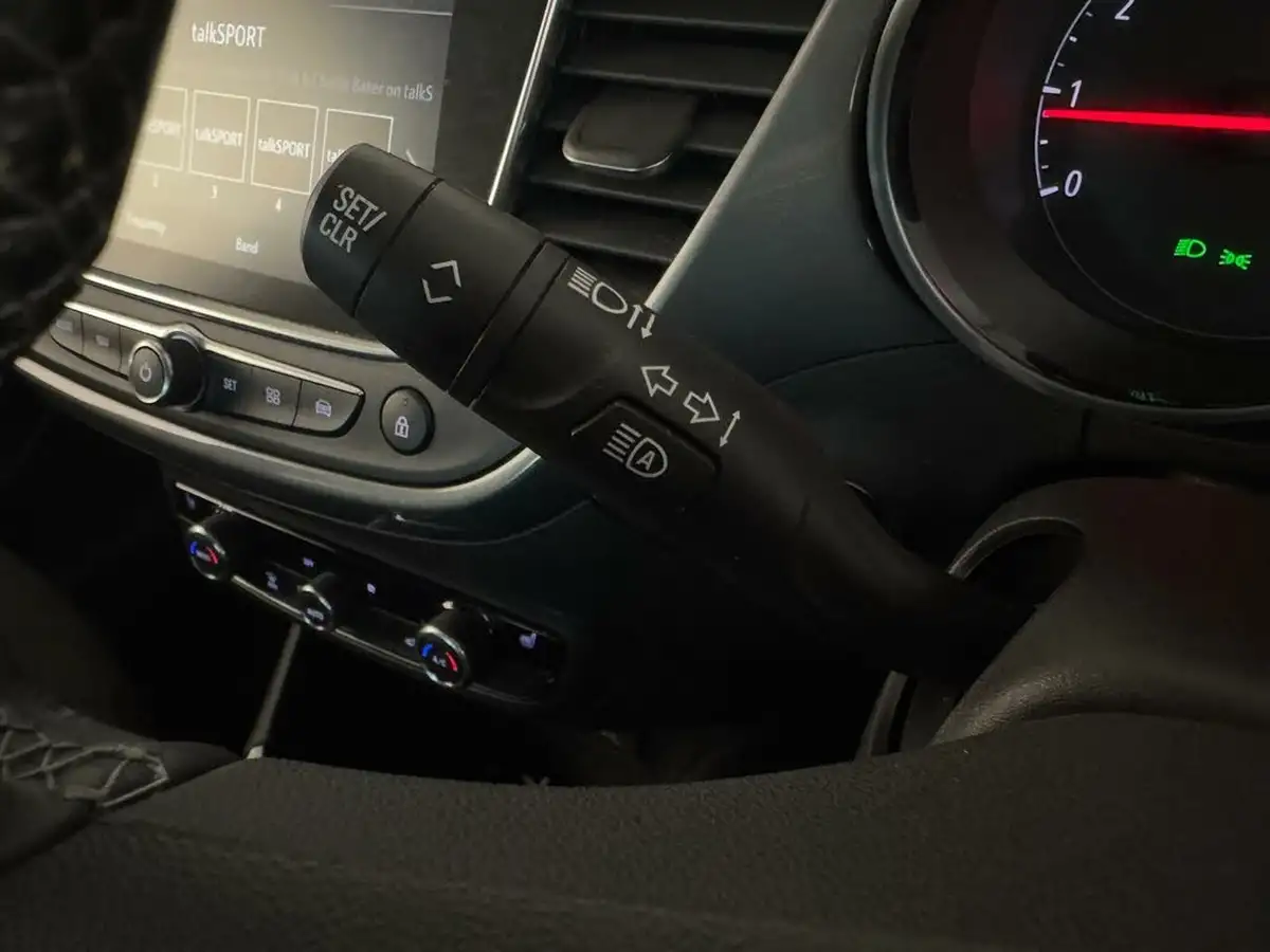 2022-vauxhall-crossland-15-ultimate-120ps-auto-big-10