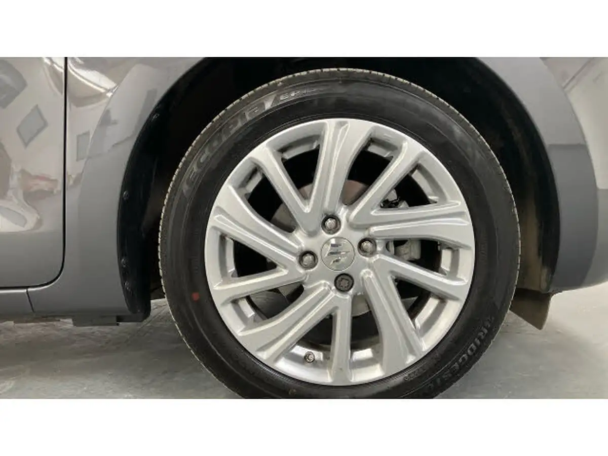 2023-suzuki-swift-12-dualjet-sz-t-big-13