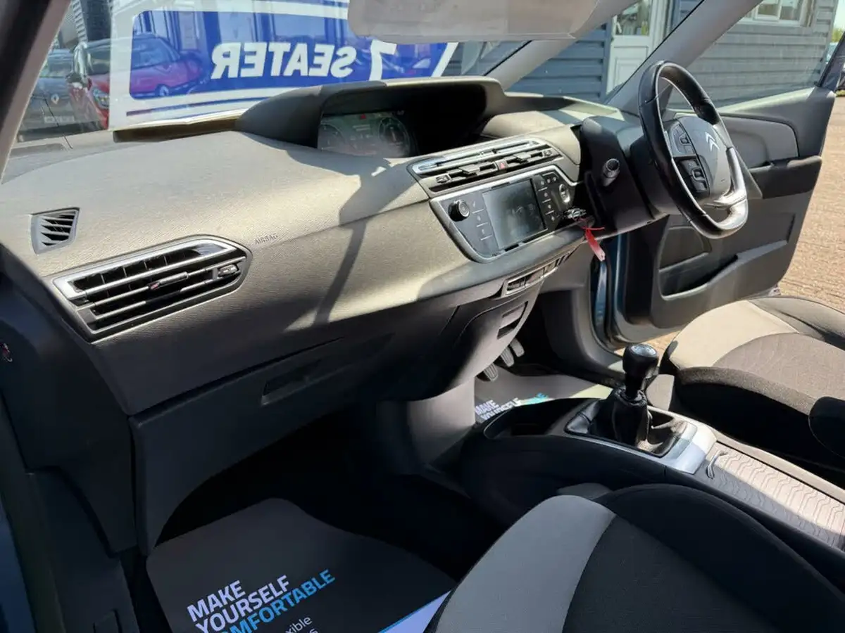 2014-citroen-grand-c4-picasso-16e-hdi-exclusive-big-30