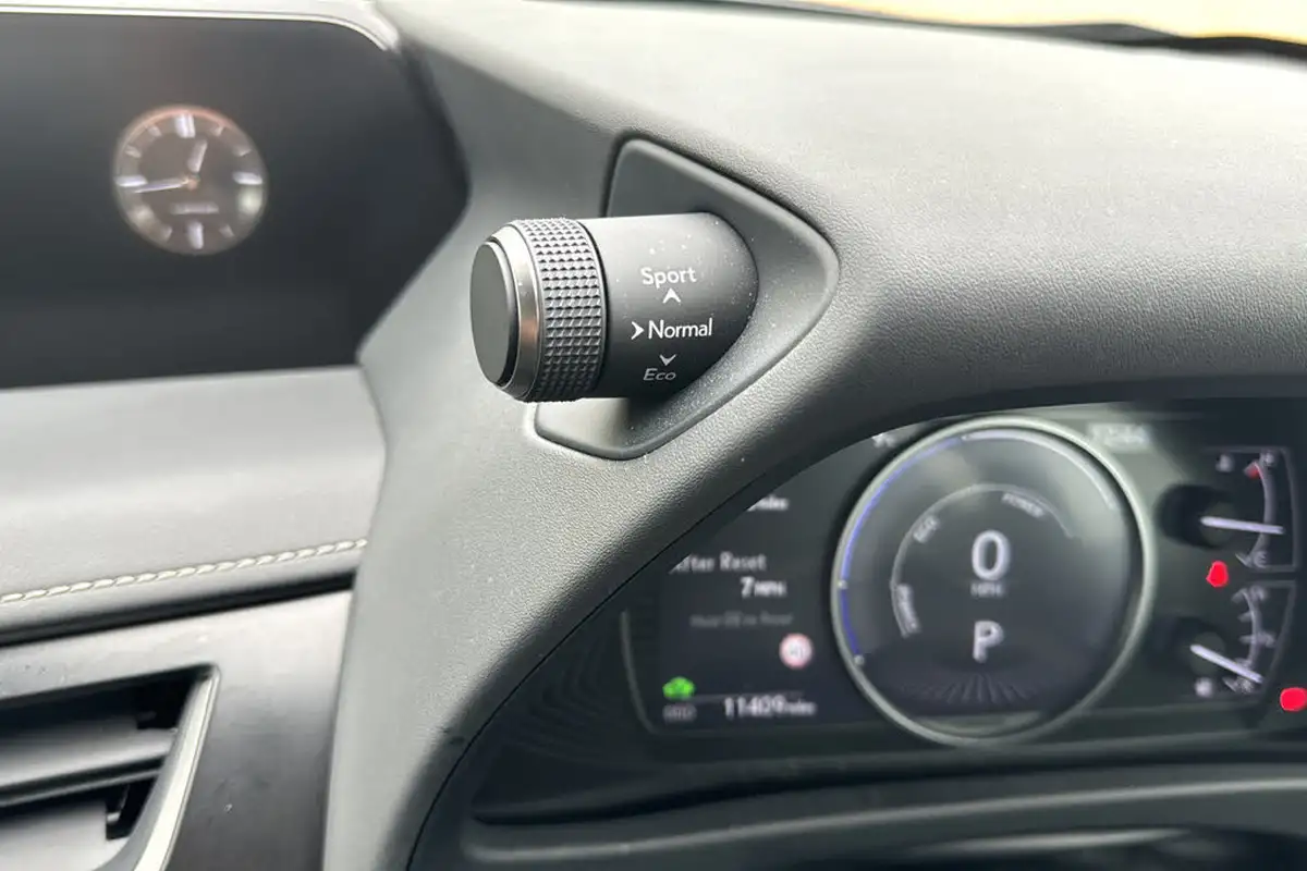 2020-lexus-ux-250h-20-ux-premium-pack-with-navigation-big-46