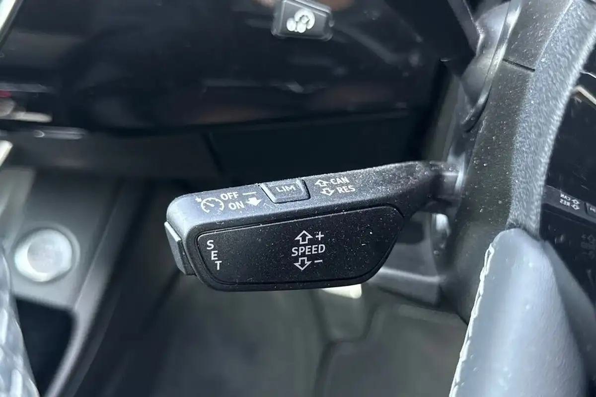 2024-audi-a4-20-40-tfsi-black-edition-big-46