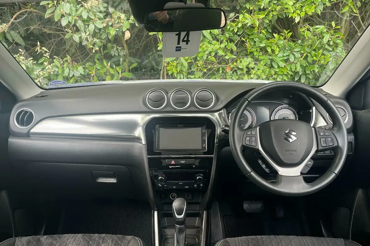 2022-suzuki-vitara-15-sz5-big-10
