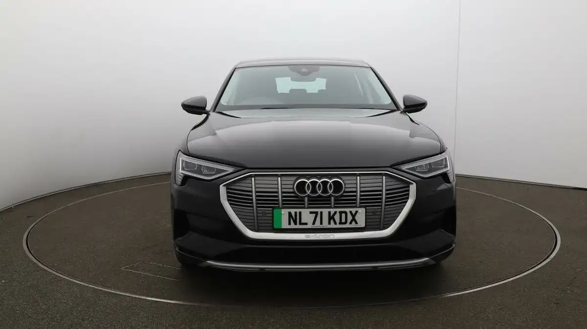 2021-audi-e-tron-50e-technik-station-wagon-big-33
