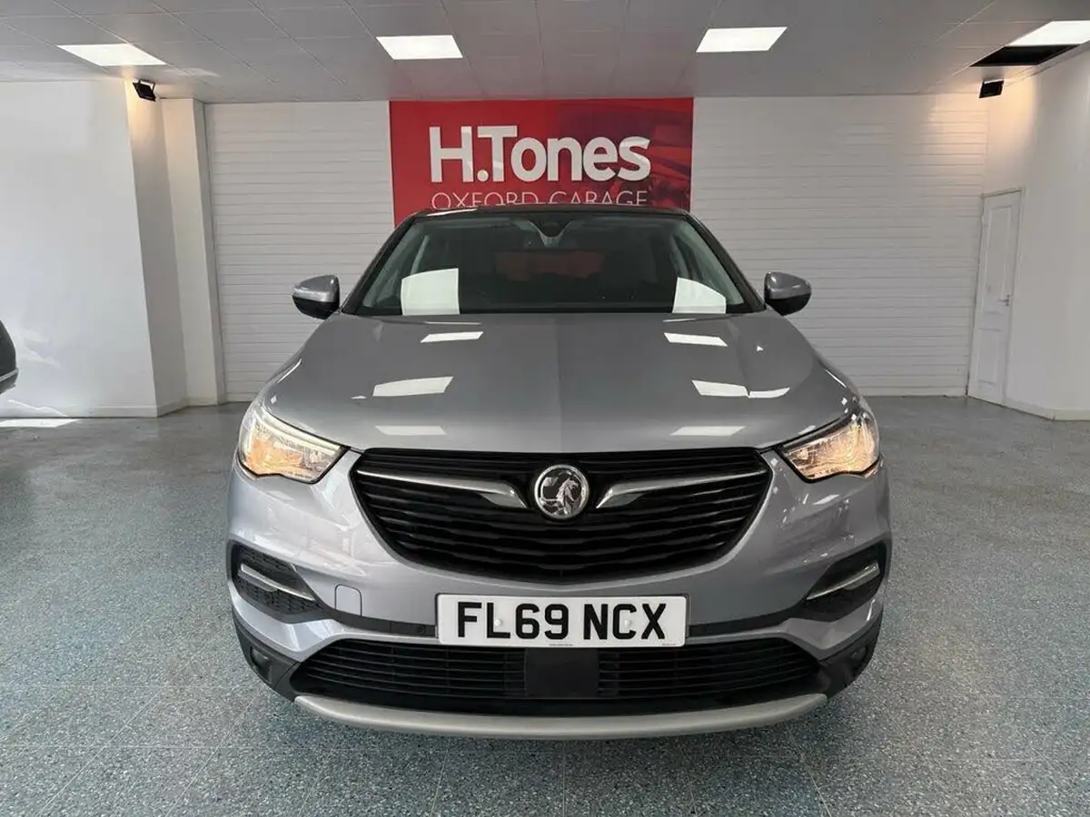2019-vauxhall-grandland-x-12-elite-nav-big-24