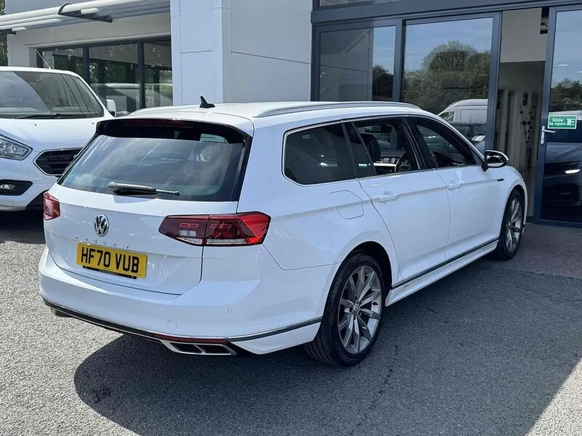 2020-volkswagen-passat-15-tsi-r-line-estate-5d-dsg-big-13