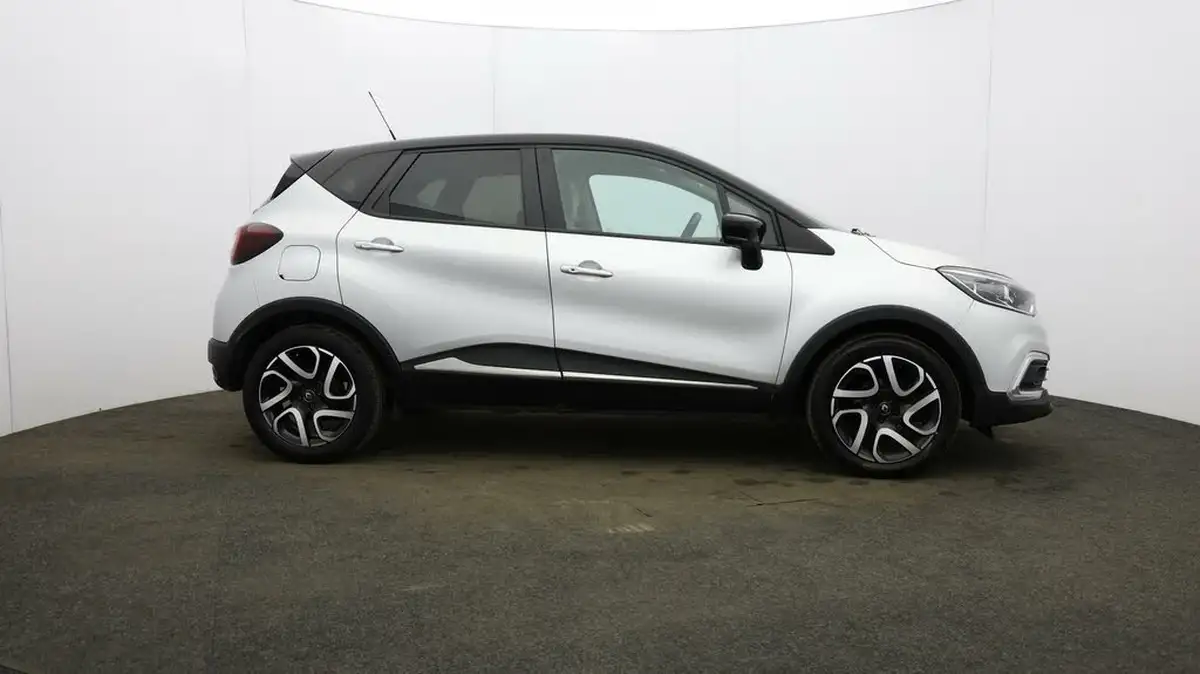 2020-renault-captur-09-tce-iconic-big-7