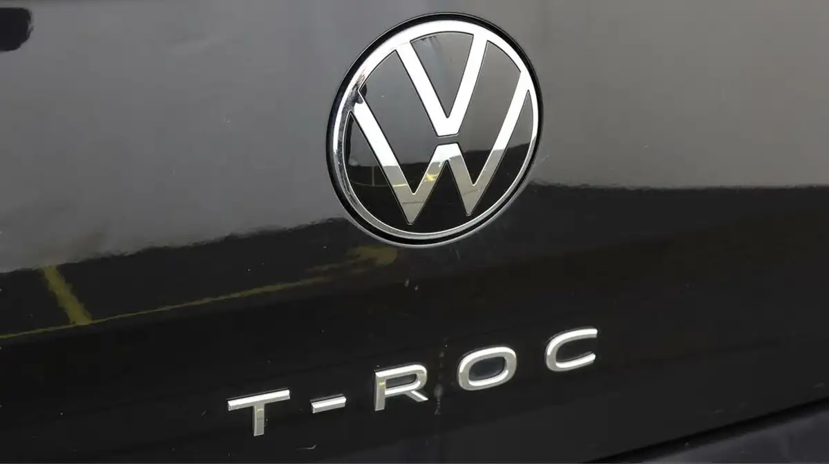 2021-volkswagen-t-roc-15-tsi-black-edition-big-19