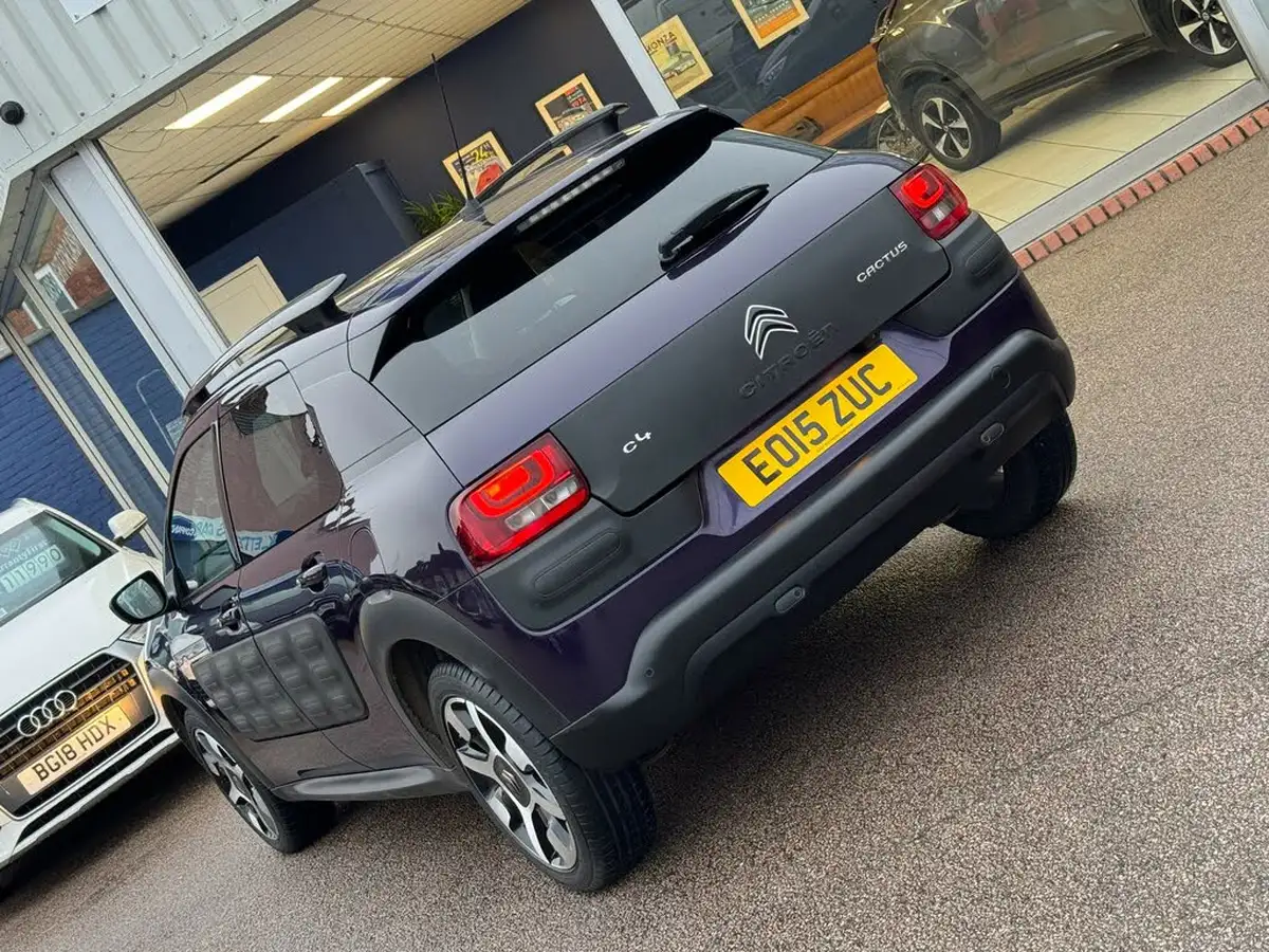 2015-citroen-c4-cactus-16bluehdi-flair-big-34
