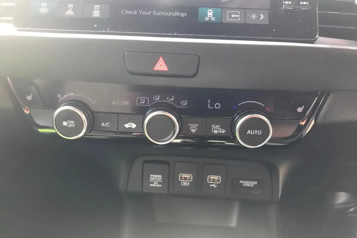 2025-honda-jazz-15-i-mmd-advance-big-19