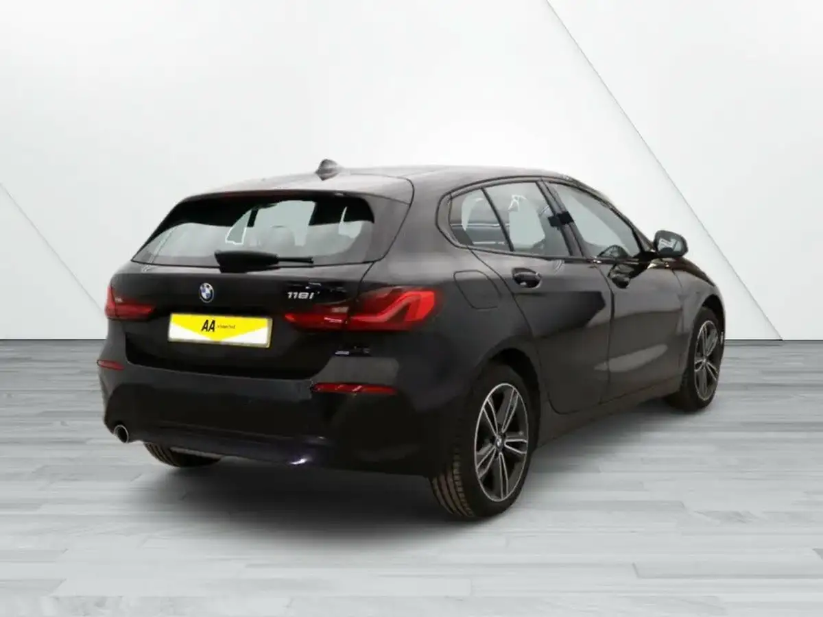 2022-bmw-1-series-15-118i-sport-dct-big-3