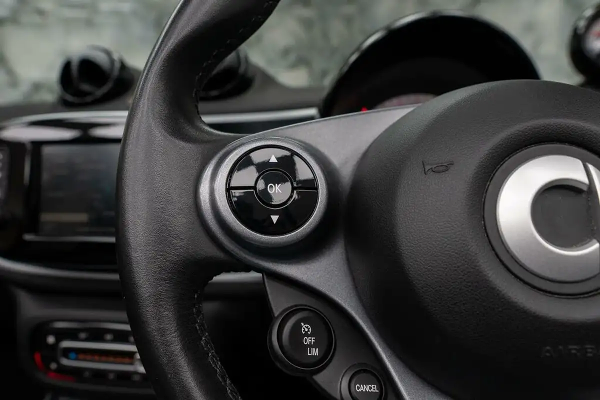 2018-smart-fortwo-10-prime-70bhp-premiumss-cabriolet-twinamic-big-22