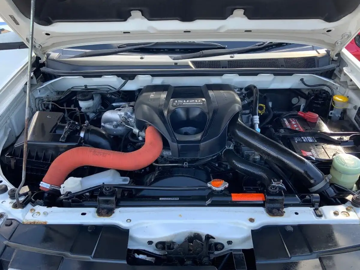 2013-isuzu-d-max-25td-yukon-big-15
