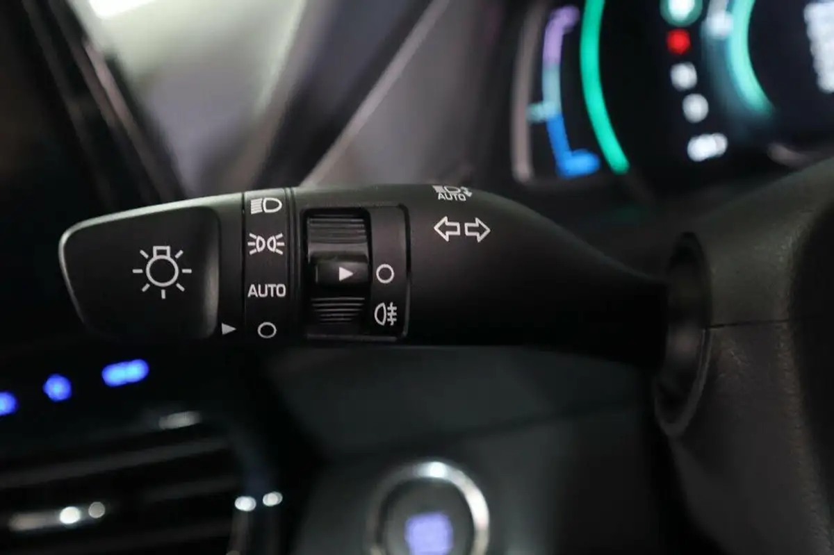 2021-hyundai-ioniq-16-gdi-premium-hybrid-big-16