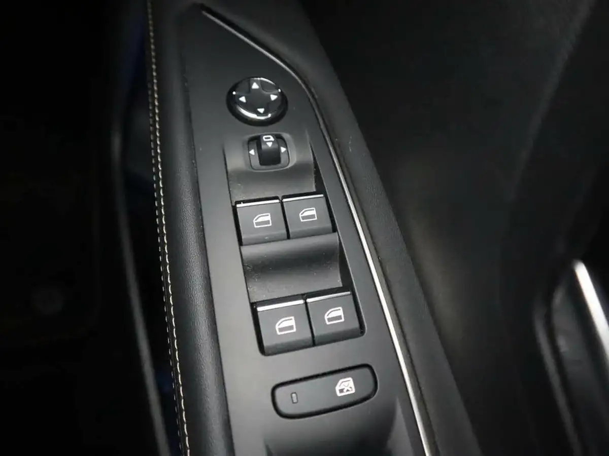 2022-peugeot-3008-suv-16-puretech-gt-premium-300bhp-4wd-hybrid4-e-eat8-big-30