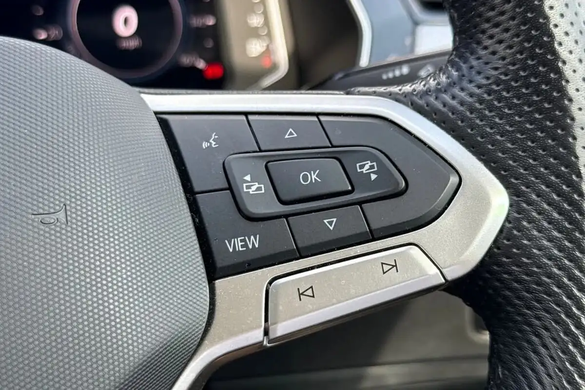 2022-volkswagen-passat-14-tsi-gte-advance-estate-5d-big-41