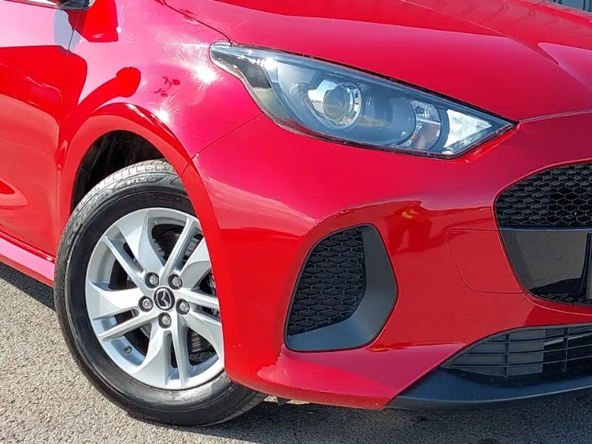 2024-mazda-mazda2-15-centre-line-big-8