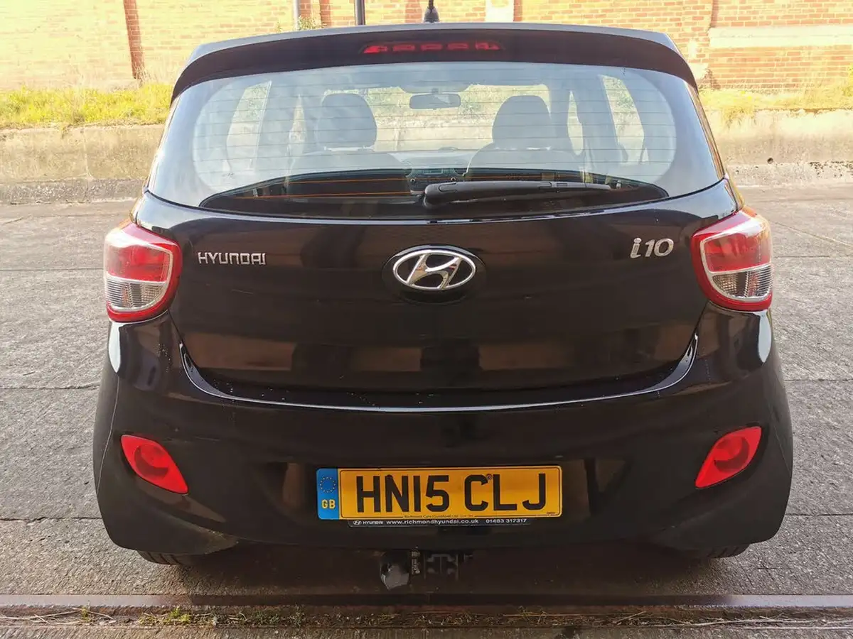 2015-hyundai-i10-10-premium-big-6