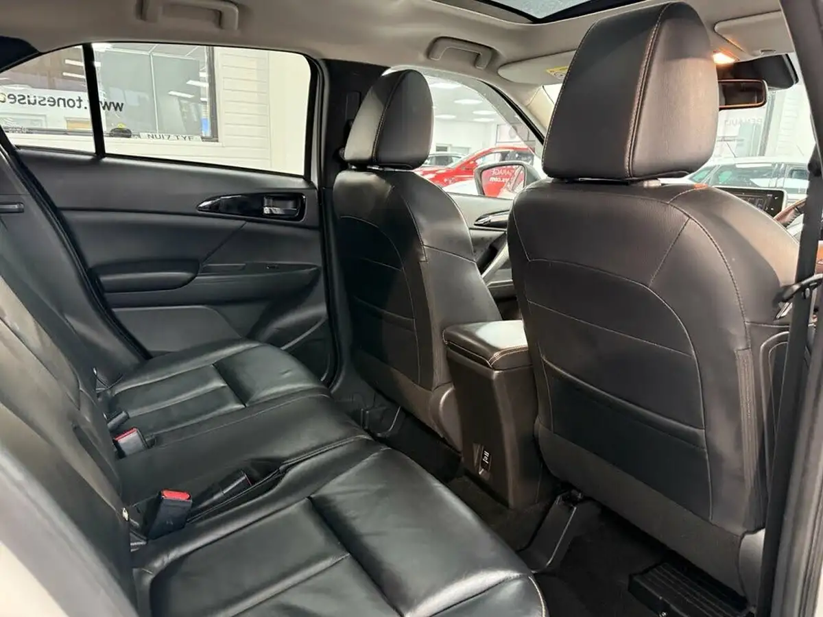 2019-mitsubishi-eclipse-cross-15-black-big-6