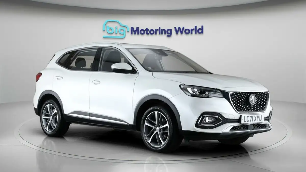 2021-mg-hs-15t-gdi-exclusive-162ps-big-1