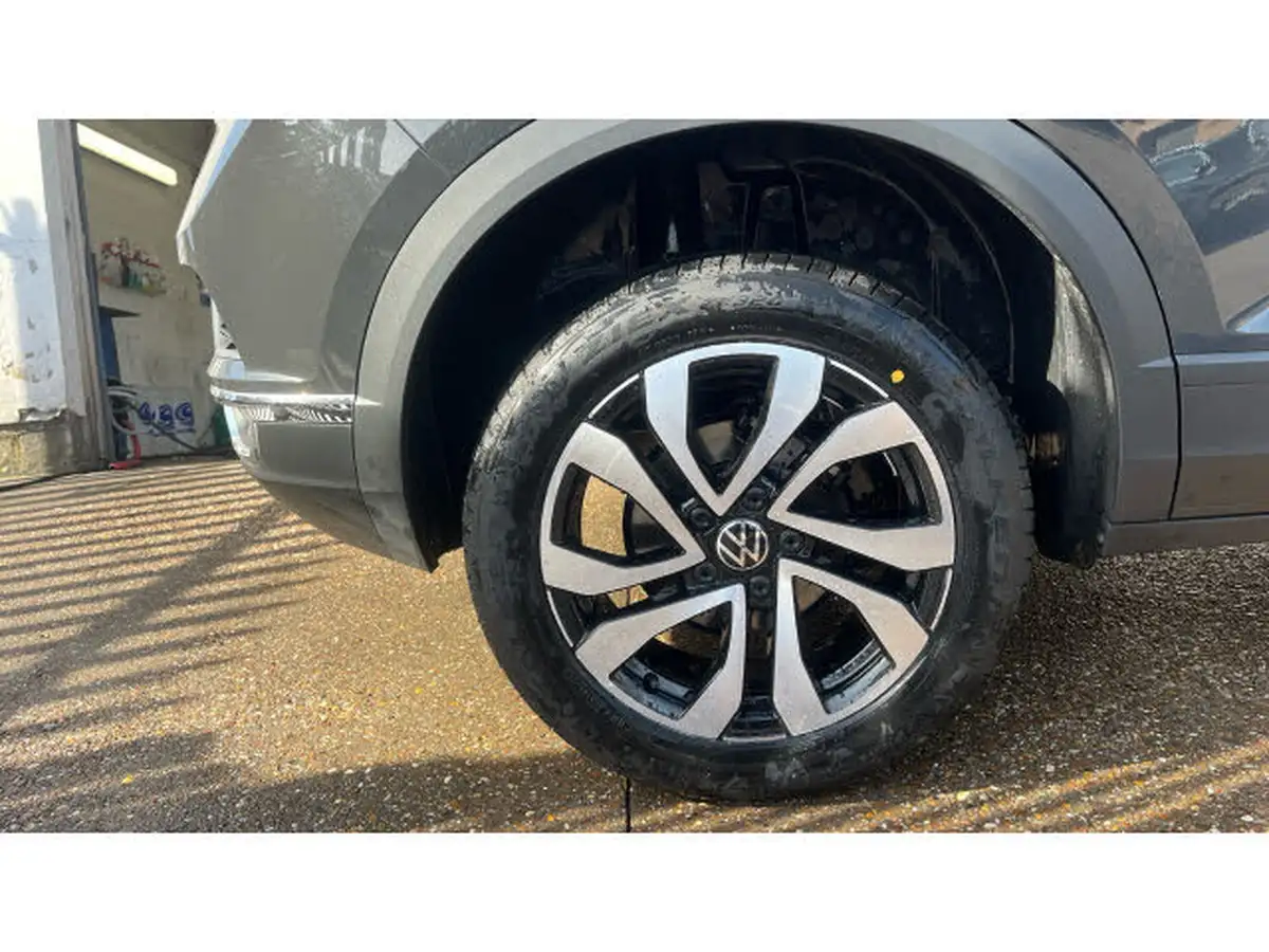 2022-volkswagen-t-roc-15-tsi-active-hatchback-5d-big-6