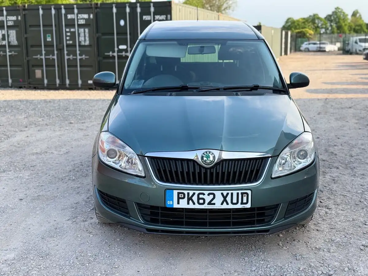 2012-skoda-roomster-12-se-106ps-1197cc-dsg-big-11