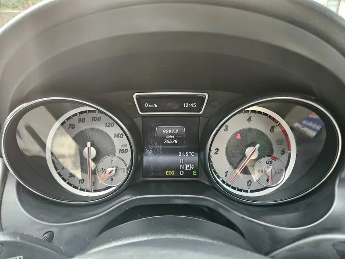 2014-mercedes-benz-gla-class-21cdi-amg-line-premium-plus-package-170bhp-220-4matic-7g-dct-big-27