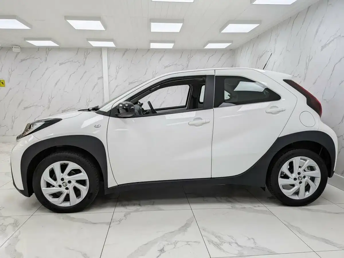 2023-toyota-aygo-x-10-vvt-i-pure-big-10