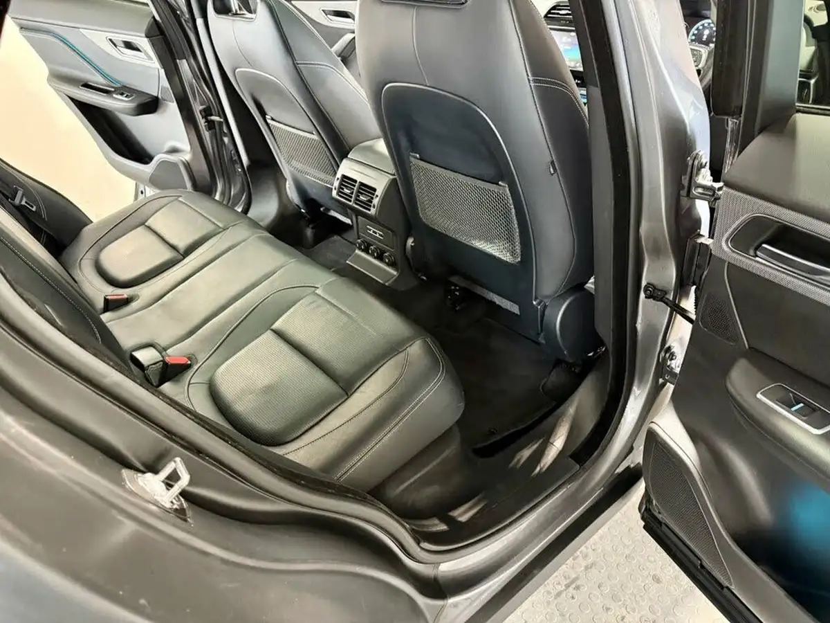 2017-jaguar-f-pace-30td-s-ss-big-25
