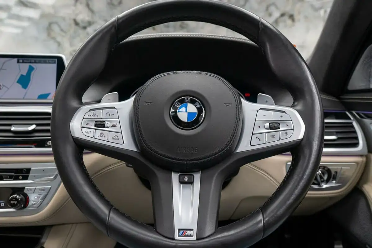 2020-bmw-7-series-66-m760li-big-38
