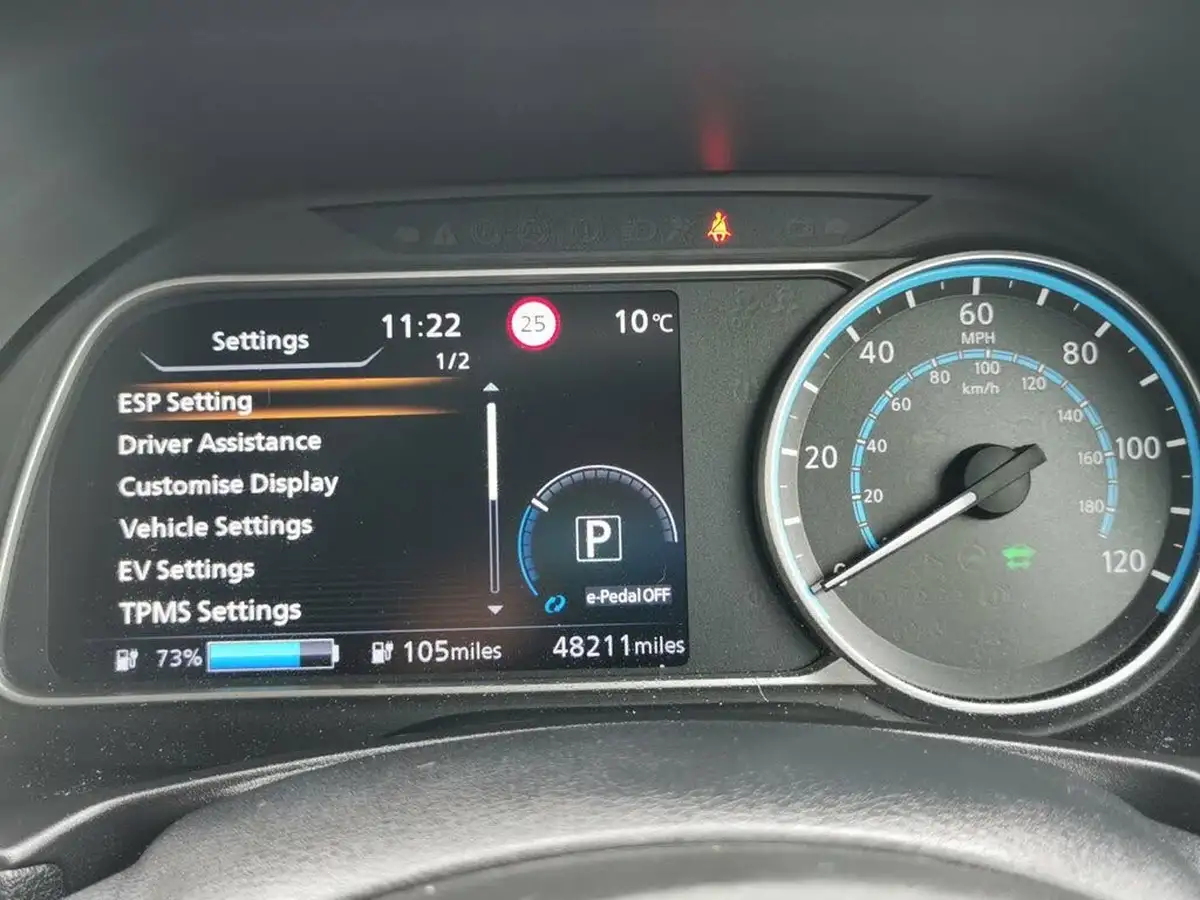 2018-nissan-leaf-e-tekna-110kw-big-15