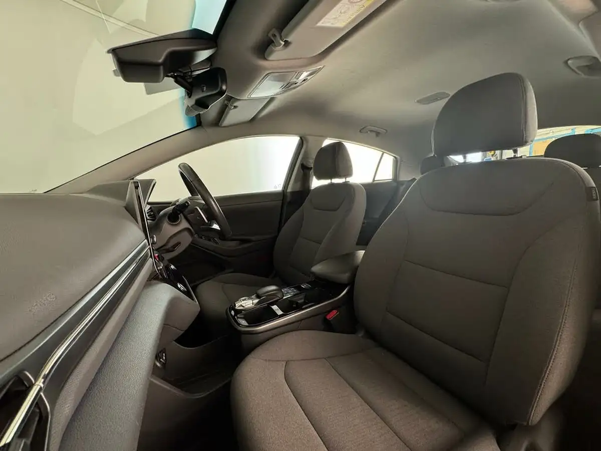 2022-hyundai-ioniq-e-premium-electric-big-11