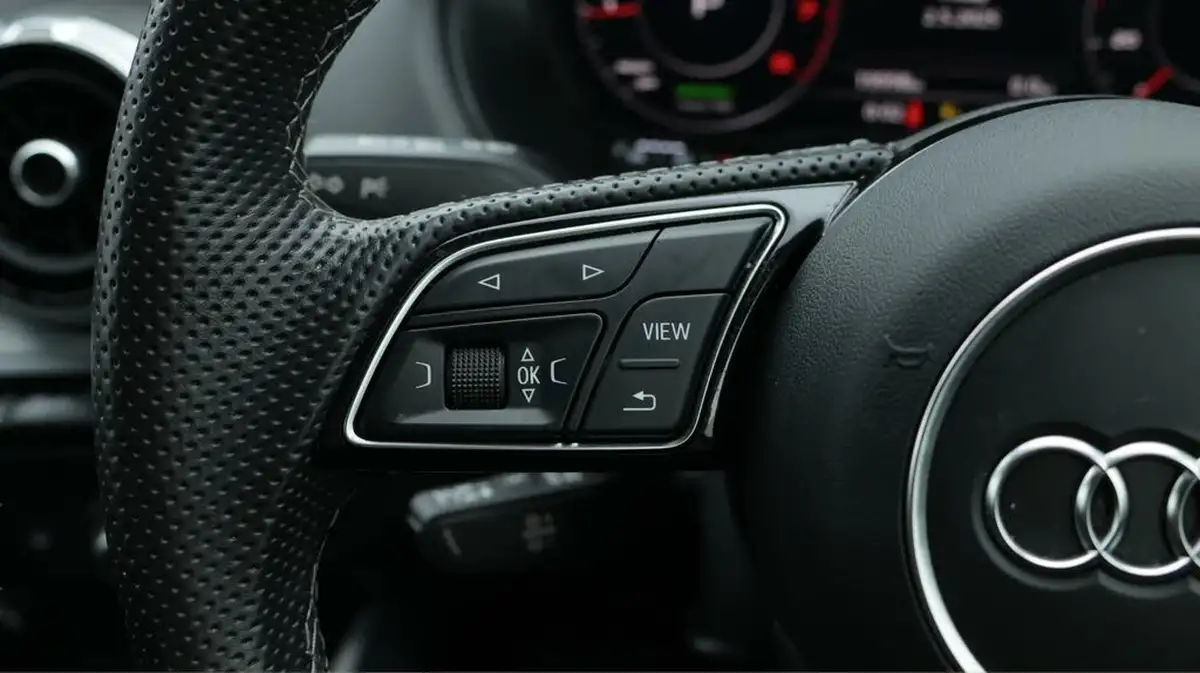 2022-audi-q2-15-35-tfsi-s-line-tronic-big-25