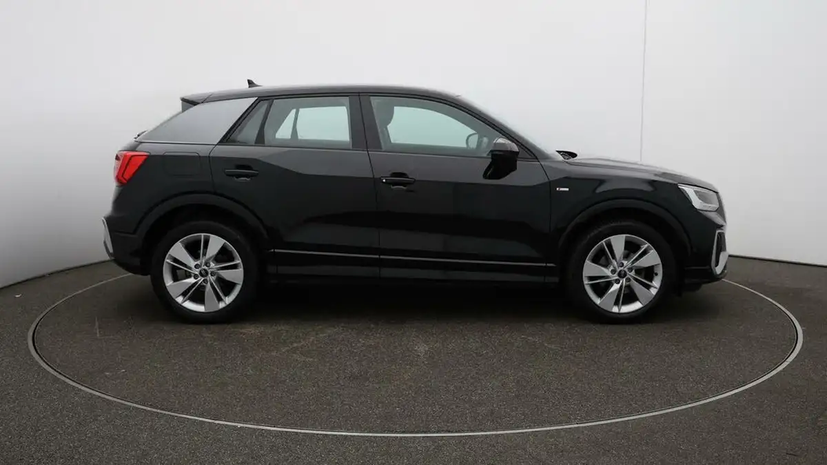 2022-audi-q2-15-35-tfsi-s-line-tronic-big-42