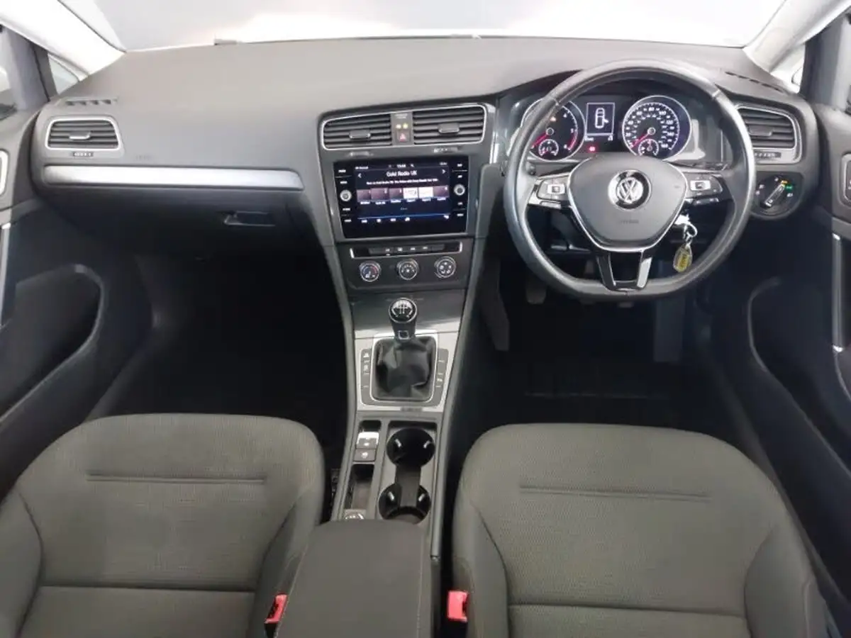 2019-volkswagen-golf-16tdi-match-hatchback-5d-big-2