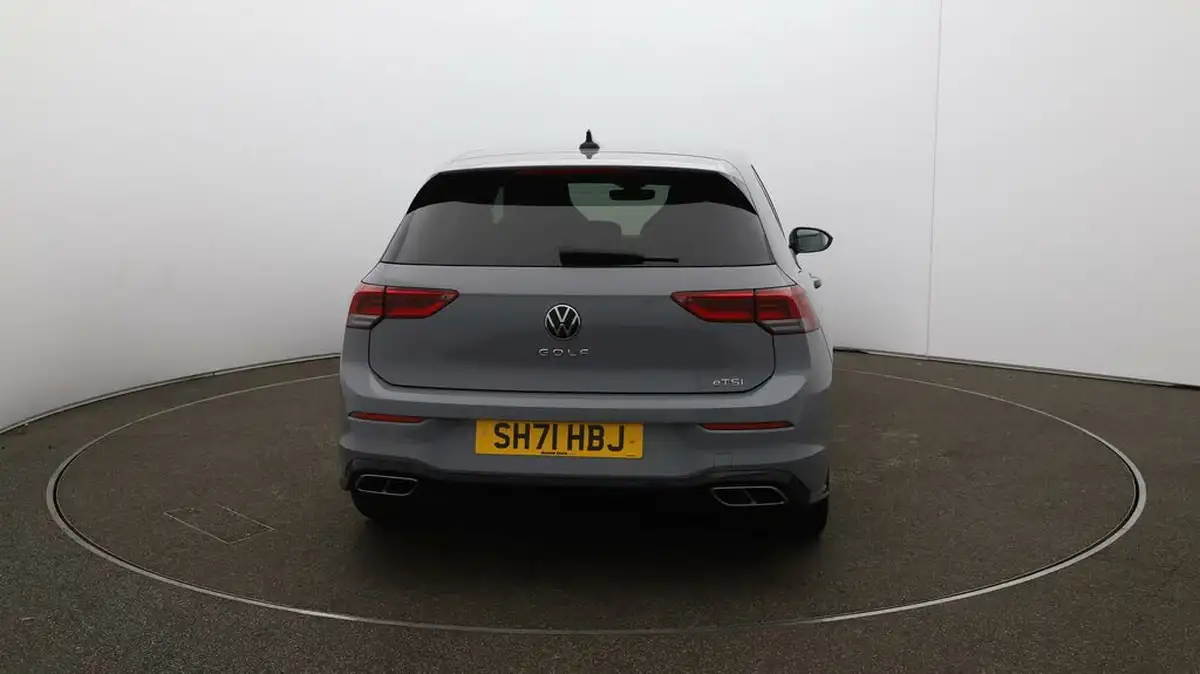 2021-volkswagen-golf-big-51