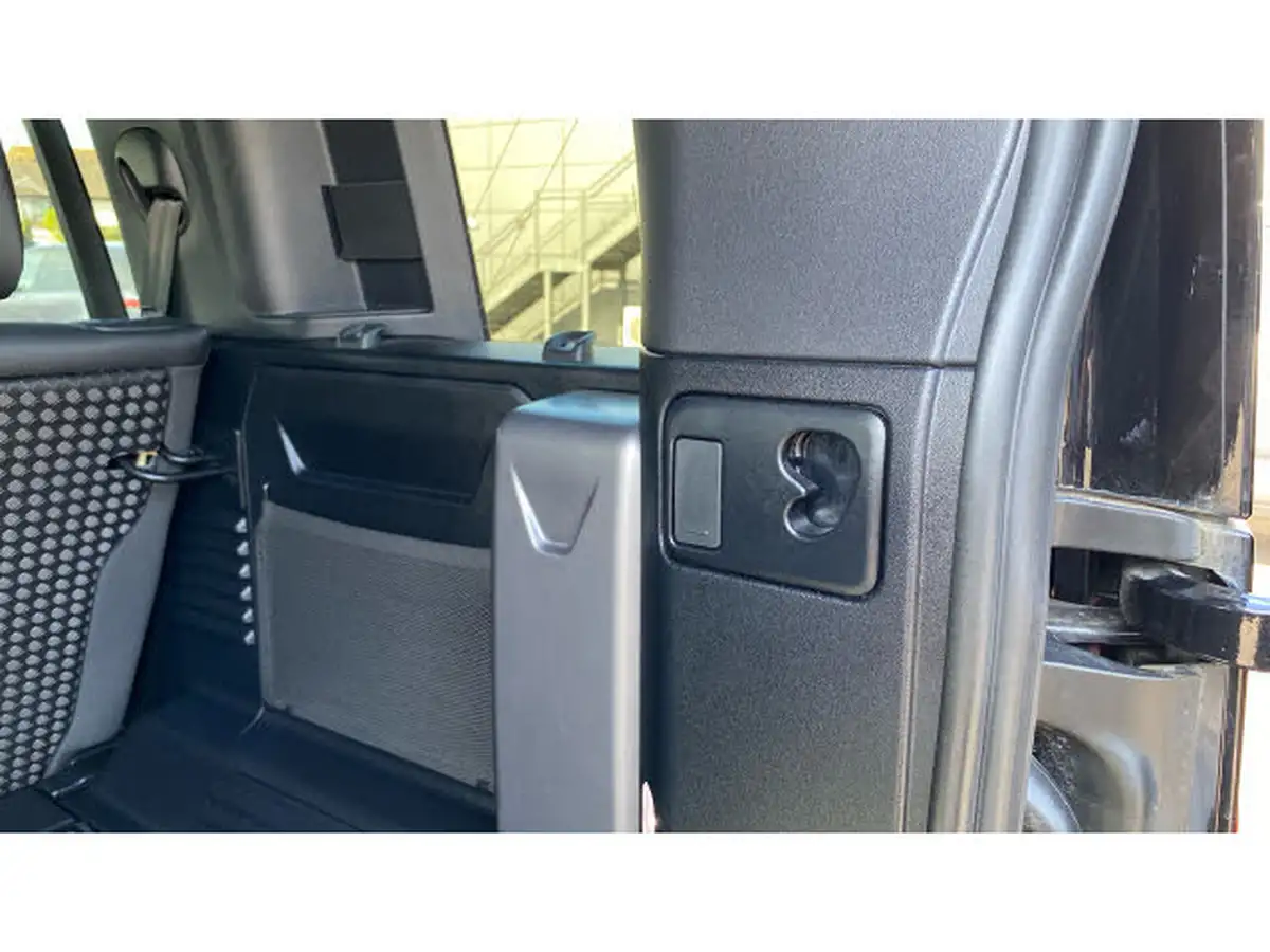 2023-land-rover-110-defender-30-d250-x-dynamic-se-big-27