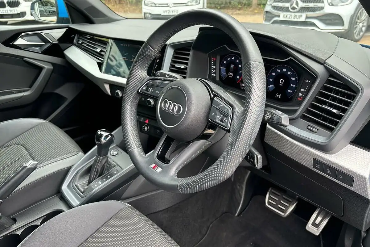 2019-audi-a1-10-30-tfsi-s-line-tronic-big-24