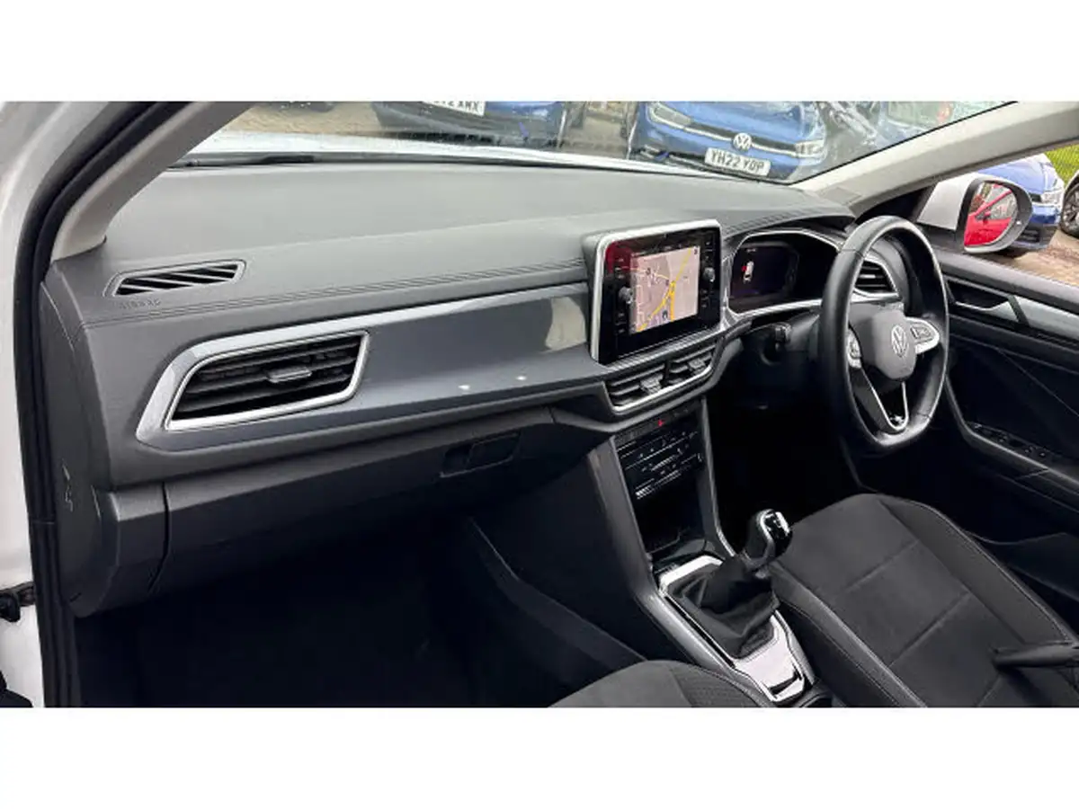 2022-volkswagen-t-roc-15-tsi-style-hatchback-5d-big-1