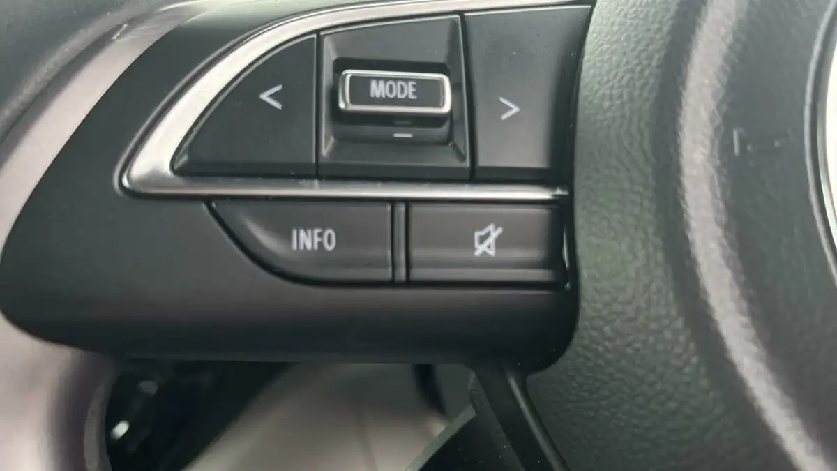 2024-suzuki-swift-12-motion-big-30