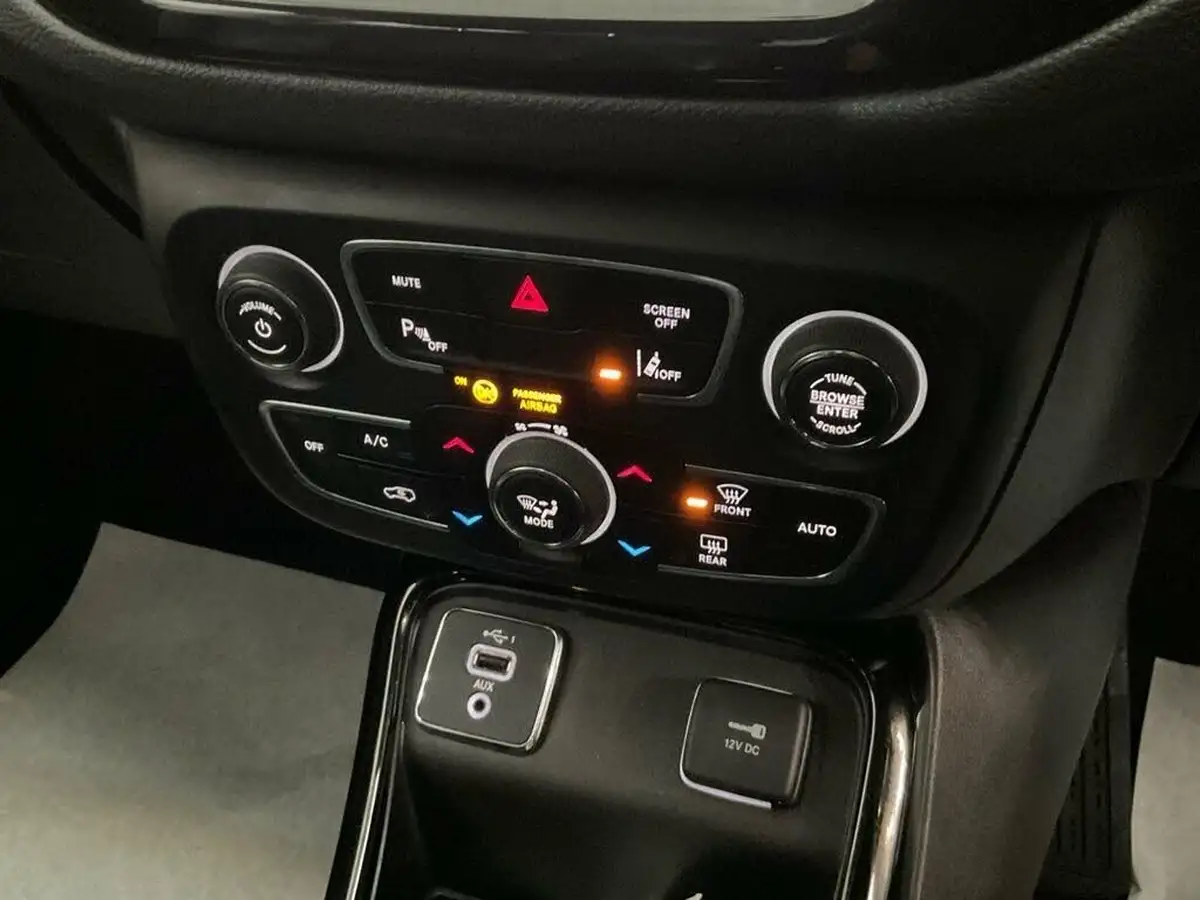 2020-jeep-compass-14-multiair-ii-night-eagle-big-39