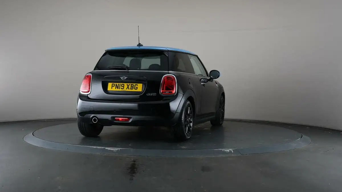 2019-mini-cooper-15-cooper-classic-hatchback-3d-big-59