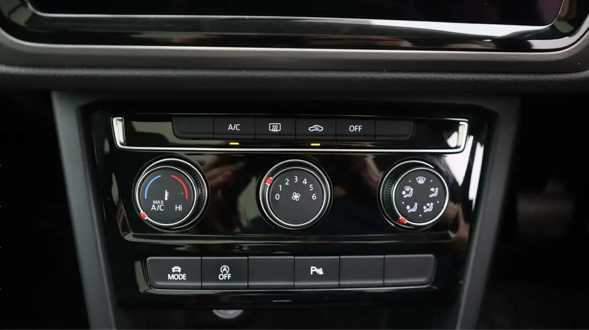 2020-volkswagen-touran-20tdi-se-family-115ps-dsg-big-12
