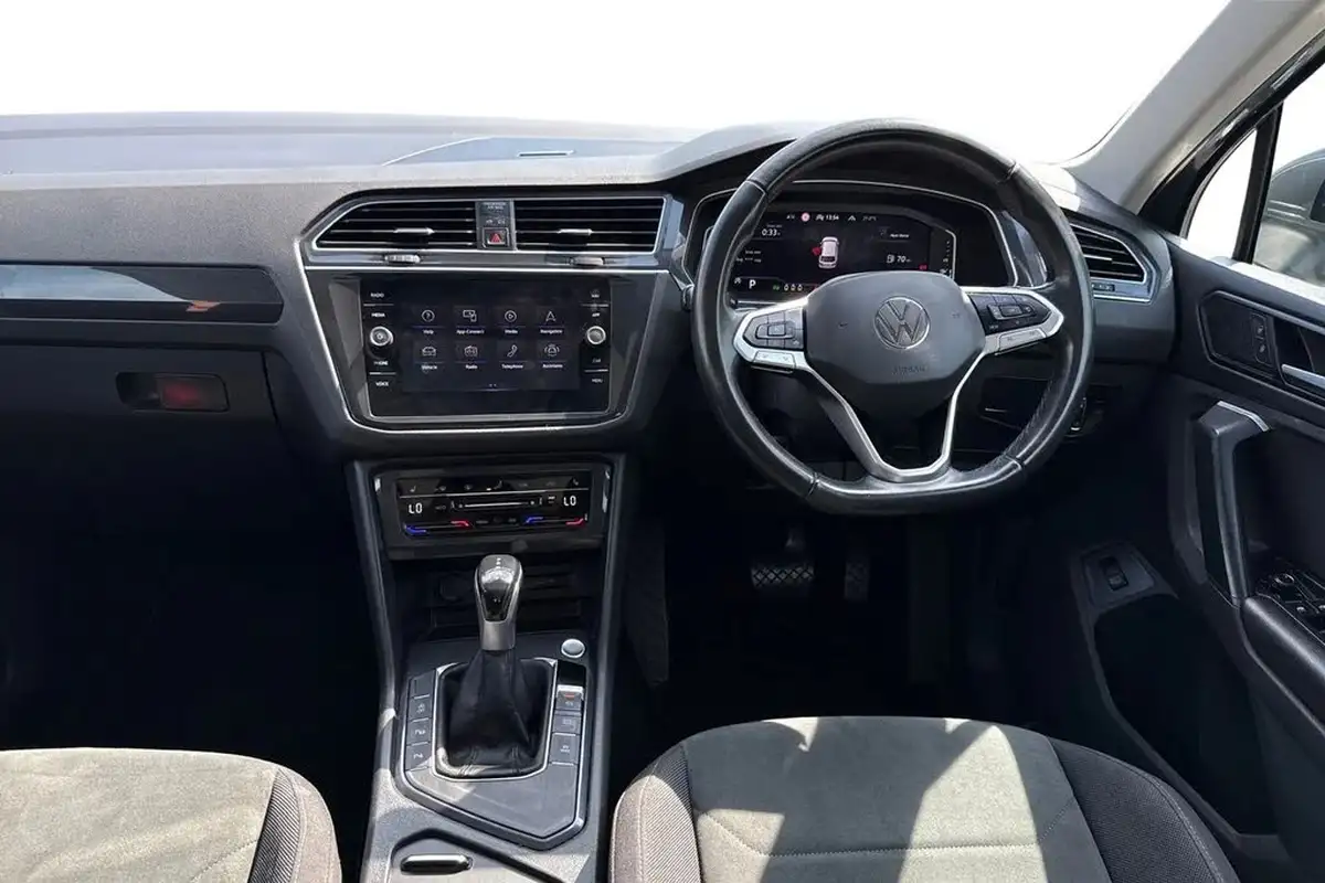 2022-volkswagen-tiguan-15-tsi-elegance-big-17