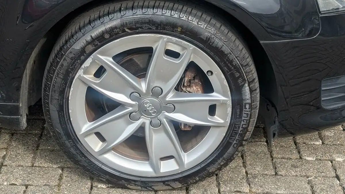2010-audi-a3-18-sport-hatchback-3d-s-tronic-big-40