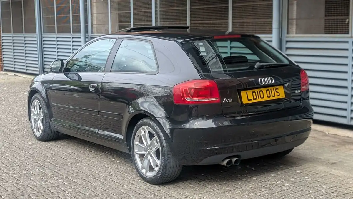 2010-audi-a3-18-sport-hatchback-3d-s-tronic-big-12