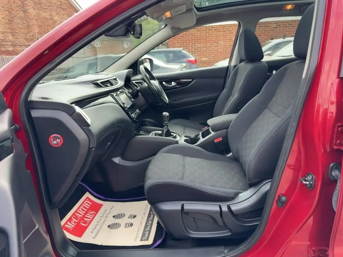 2016-nissan-qashqai-12-dig-t-n-connecta-big-24