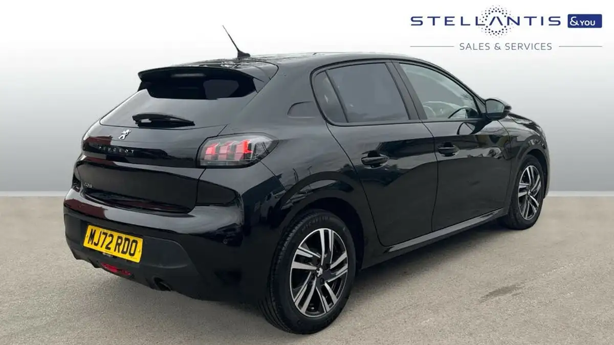 2023-peugeot-208-12-puretech-active-premium-75ps-big-2