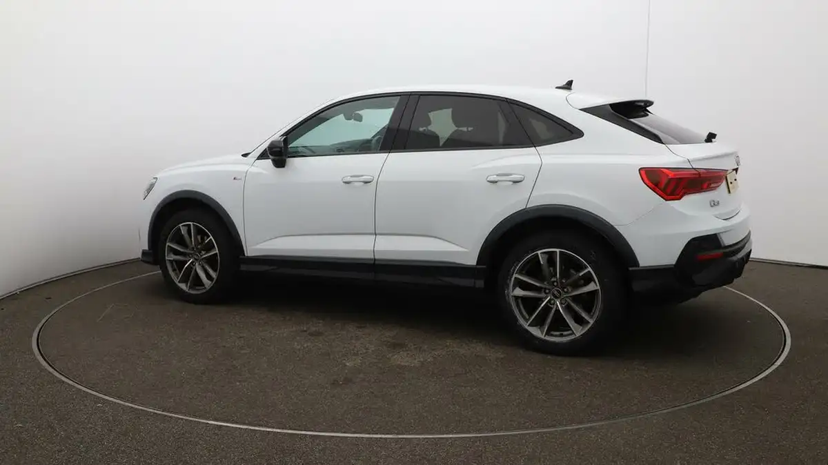 2022-audi-q3-15-35-tfsi-black-edition-cod-sportback-s-tronic-big-39